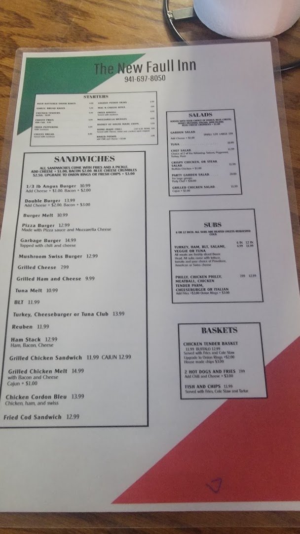 Relaxed interior with seating for lunch and dinner.